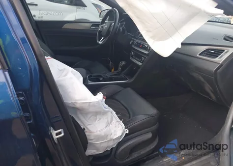 2019 Hyundai Sonata Sport z USA, uszkodzony, nr VIN 5NPE34AF2KH772139